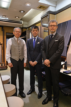 �X�^�b�t�ʐ^